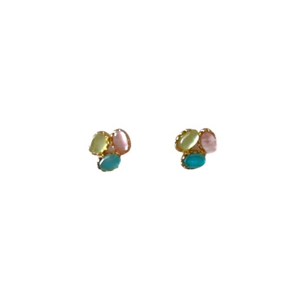Handdralf natural stone earrings